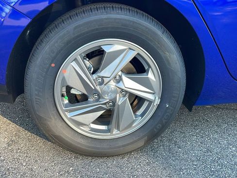 Certified 2026 Hyundai Elantra SE FWD image 30
