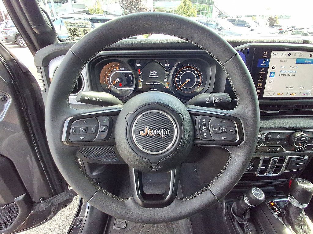 Used 2025 Jeep Gladiator Sport AWD/4WD image 22