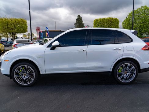 Used 2017 Porsche Cayenne S Platinum image 12