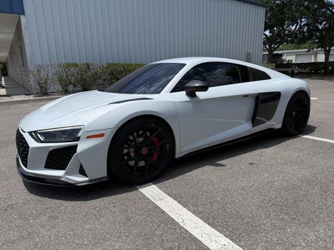 Used 2020 Audi R8 V10 w/ Carbon Exterior Package AWD/4WD image 3
