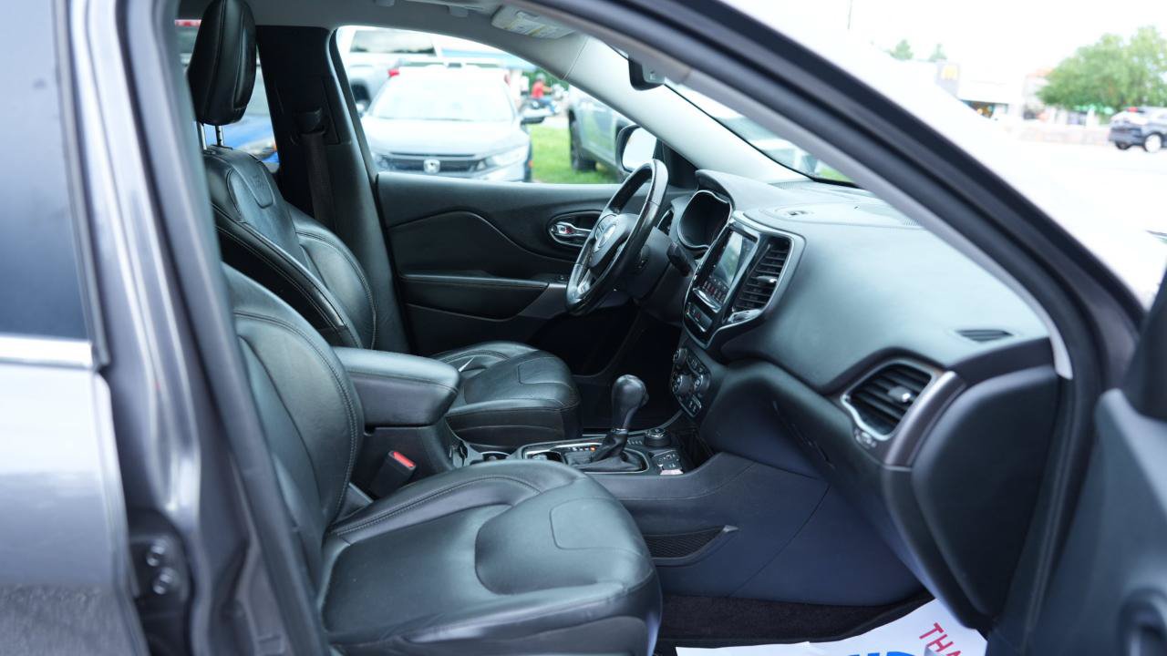 Used 2019 Jeep Cherokee Limited AWD/4WD image 25