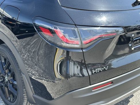 Used 2024 Honda HR-V Sport image 11