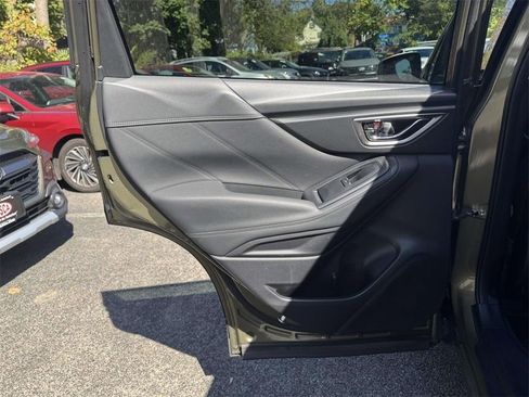 Used 2022 Subaru Forester Touring image 11
