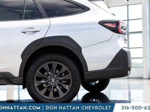 Used 2025 Subaru Outback Onyx Edition AWD/4WD image 30