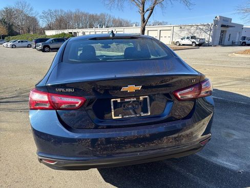 Used 2019 Chevrolet Malibu LT w/ Driver Confidence Package image 6