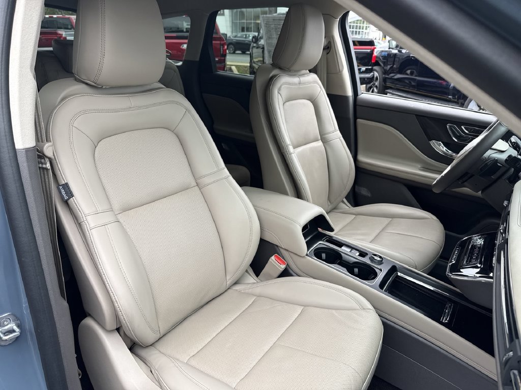 Certified 2023 Lincoln Corsair Reserve w/ Equipment Group 201A AWD/4WD image 28