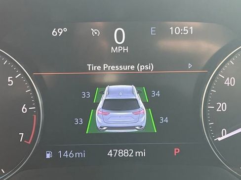 Used 2023 Buick Envision Essence image 11