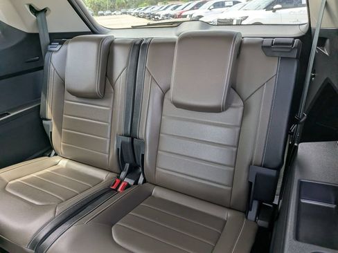 Used 2024 Volkswagen Atlas SEL AWD/4WD image 20