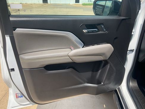 Used 2024 Chevrolet Colorado ZR2 w/ Technology Package image 4