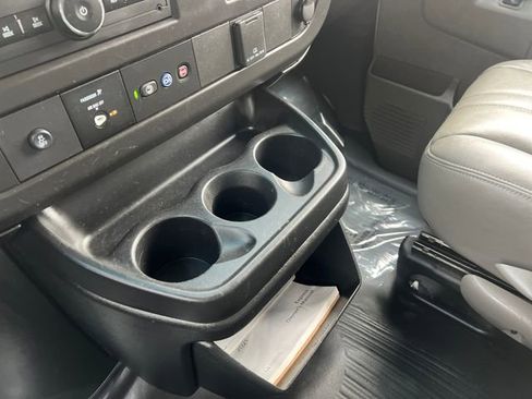 Used 2021 Chevrolet Express 2500 image 28