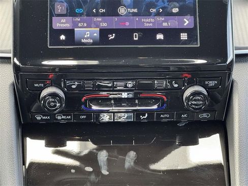 New 2025 Jeep Grand Cherokee L Laredo image 5