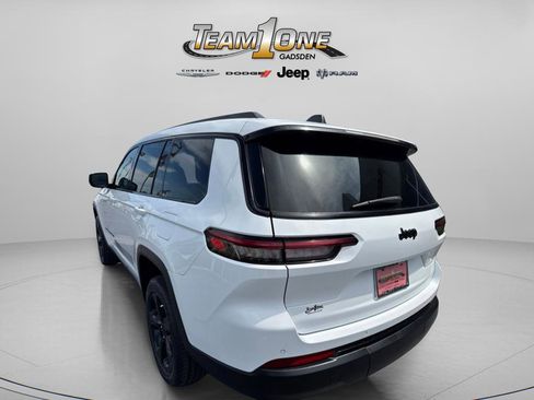 Used 2023 Jeep Grand Cherokee L Laredo RWD image 6
