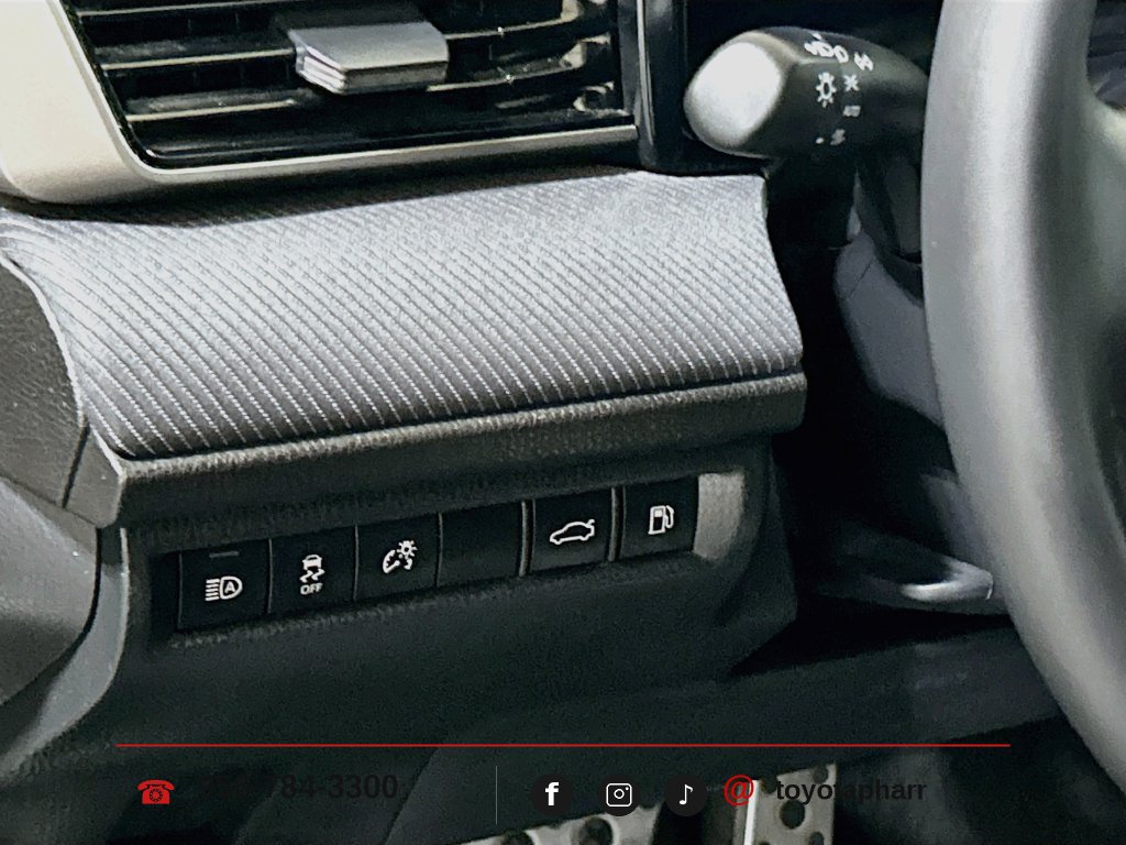 Used 2025 Toyota Camry SE w/ Multimedia Upgrade Package FWD image 9