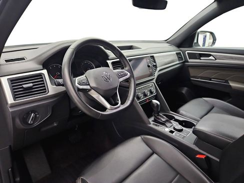 Used 2021 Volkswagen Atlas Cross Sport SE w/ Panoramic Sunroof Package image 10