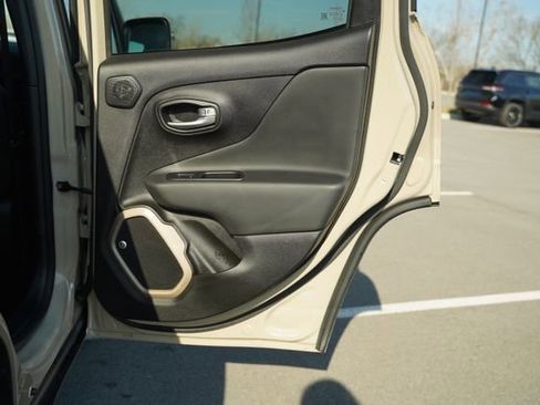 Used 2016 Jeep Renegade 75th Anniversary image 22