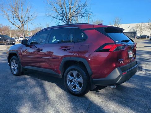 Certified 2022 Toyota RAV4 LE image 7