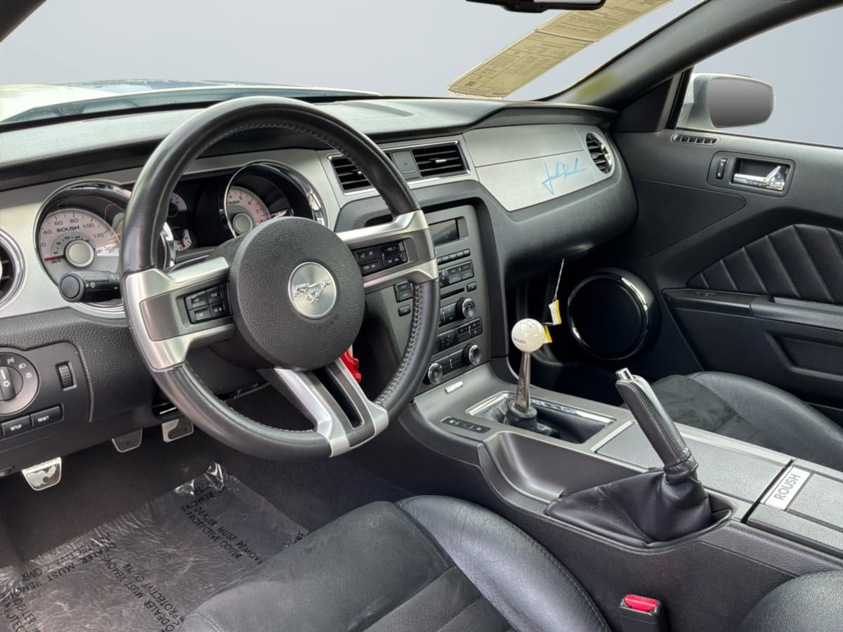 Used 2010 Ford Mustang GT RWD image 10