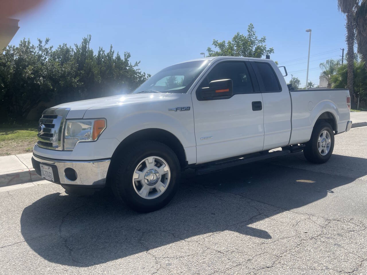 Used 2011 Ford F150 XLT w/ XLT Convenience Pkg RWD image 2