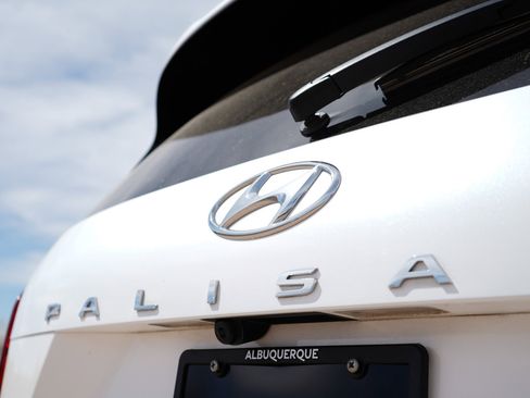 Used 2023 Hyundai Palisade Limited image 8