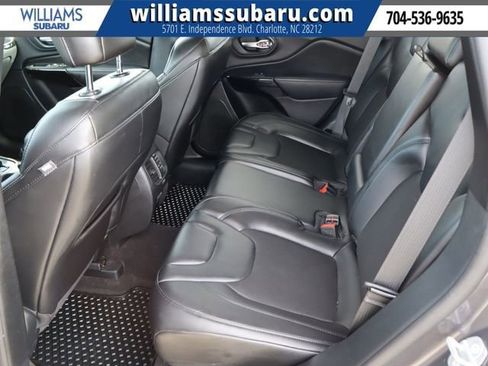 Used 2020 Jeep Cherokee Latitude Plus image 33