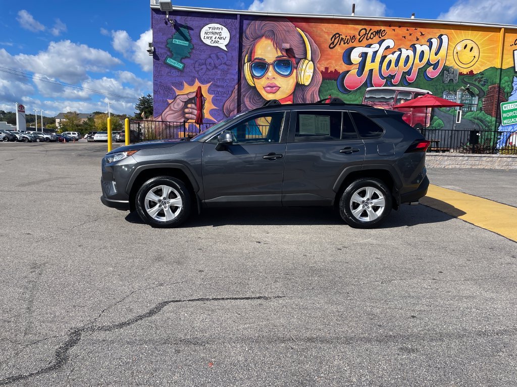 Used 2020 Toyota RAV4 XLE w/ Convenience Package AWD/4WD image 2
