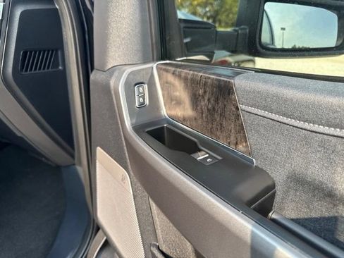Used 2025 Ford F250 Lariat AWD/4WD image 29