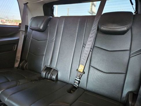 Used 2020 Cadillac Escalade Premium Luxury image 31