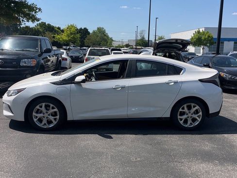 Used 2017 Chevrolet Volt Premier FWD image 3