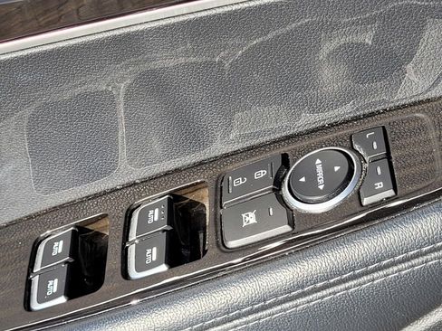 Used 2020 Kia Sorento LX image 23