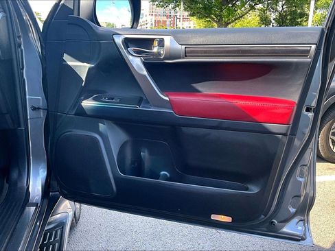 Used 2022 Lexus GX 460 Premium w/ Accessory Package AWD/4WD image 22