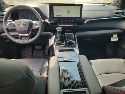 New 2026 Toyota Sienna XSE FWD image 14