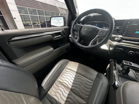 Used 2024 Chevrolet Silverado 1500 ZR2 w/ Technology Package AWD/4WD image 14