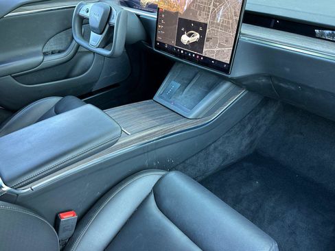 Used 2021 Tesla Model S Plaid image 15