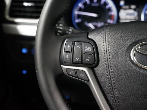 Used 2017 Toyota Highlander Limited FWD image 14