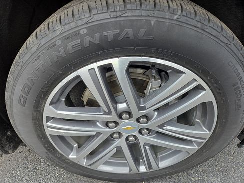 Certified 2023 Chevrolet Traverse High Country w/ LPO, Floor Liner Package image 9