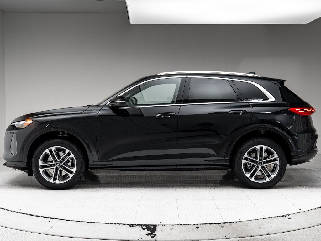 Used 2025 Audi Q5 Premium w/ 19" Wheel Package AWD/4WD image 2