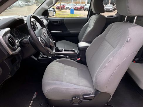 Used 2017 Toyota Tacoma SR5 w/ Tow Package image 12