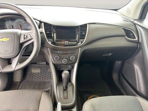 Used 2018 Chevrolet Trax LS AWD/4WD image 15