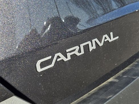 New 2026 Kia Carnival LXS image 7