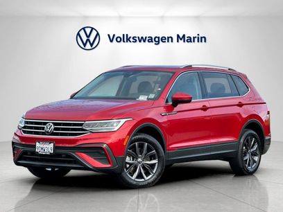 Used 2022 Volkswagen Tiguan SE w/ Panoramic Sunroof Package