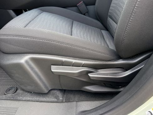 New 2026 Chevrolet Equinox LT image 13