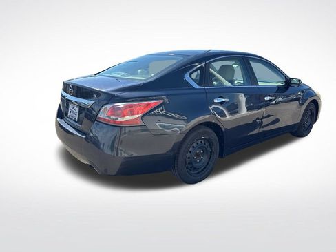 Used 2015 Nissan Altima 2.5 S FWD image 5