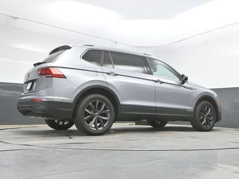 Used 2022 Volkswagen Tiguan SE FWD image 31