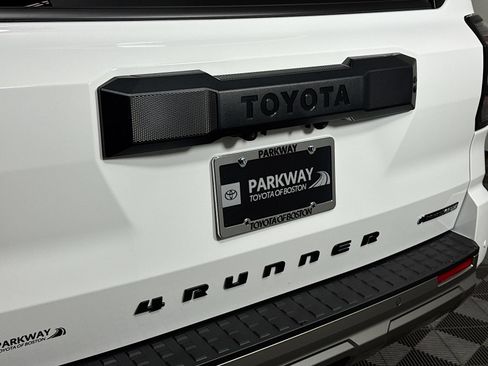 Used 2025 Toyota 4Runner Trailhunter AWD/4WD image 18