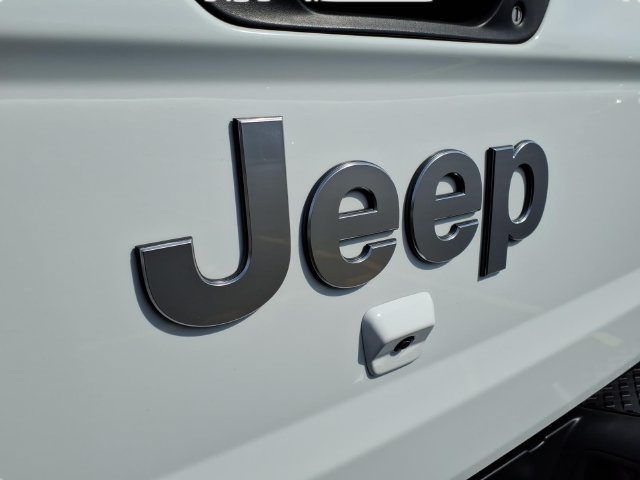 Used 2022 Jeep Gladiator Overland w/ LED Lighting Group AWD/4WD image 29