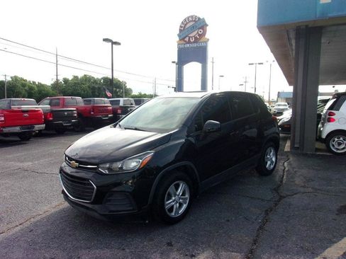 Used 2020 Chevrolet Trax LS w/ Tint and Cruise Package FWD image 1