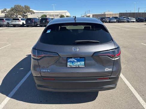 Certified 2026 Honda HR-V LX image 4