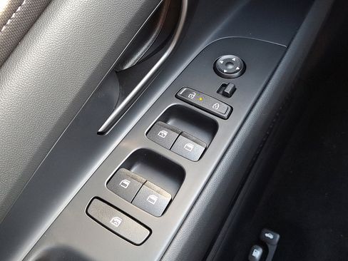 Certified 2025 Hyundai Elantra Sport image 23