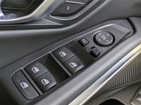 Used 2024 BMW 330i xDrive Sedan image 27