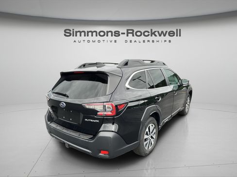 Used 2024 Subaru Outback Premium AWD/4WD image 5